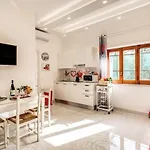Casa Lolla, A Red Rose In * Sorrento