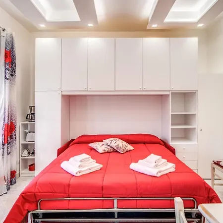 Casa Lolla, A Red Rose In Apartment