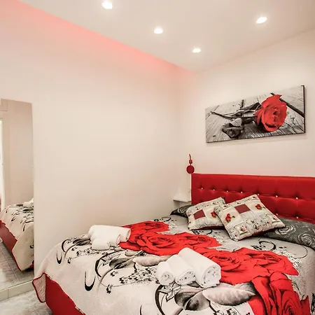 Casa Lolla, A Red Rose In * Sorrento