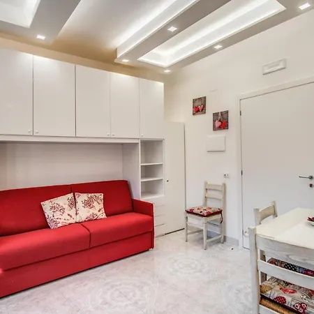 Casa Lolla, A Red Rose In Appartement